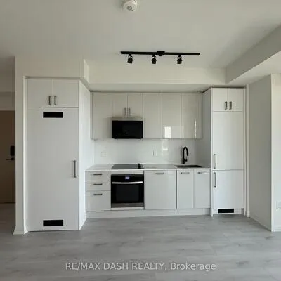 280,&nbsp;Dundas, University, Toronto