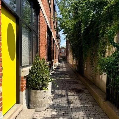 200,&nbsp;Clinton, Palmerston-Little Italy, Toronto