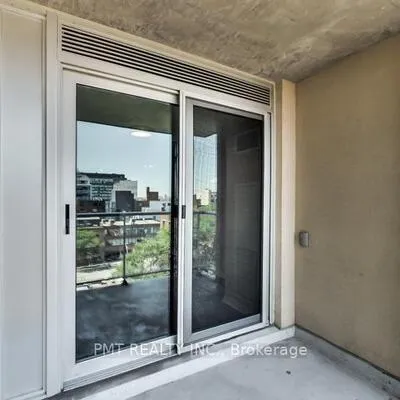 230,&nbsp;King, Moss Park, Toronto
