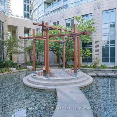 18,&nbsp;Holmes, Willowdale East, Toronto