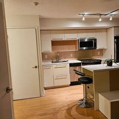 25,&nbsp;Carlton, Church-Yonge Corridor, Toronto