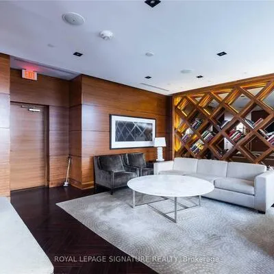 21,&nbsp;Clairtrell, Willowdale East, Toronto