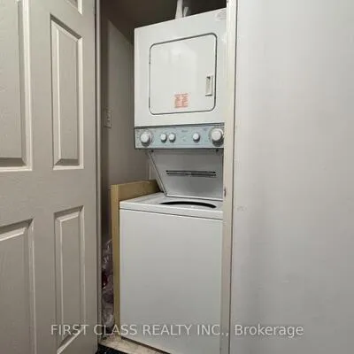 260,&nbsp;Doris, Willowdale East, Toronto