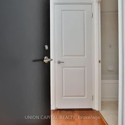 18,&nbsp;Yorkville, Annex, Toronto