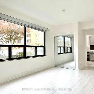 740,&nbsp;Eglinton, Forest Hill North, Toronto