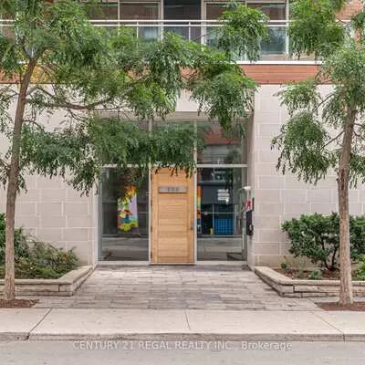 301,&nbsp;Markham, Palmerston-Little Italy, Toronto