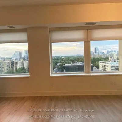 111,&nbsp;St Clair, Yonge-St. Clair, Toronto