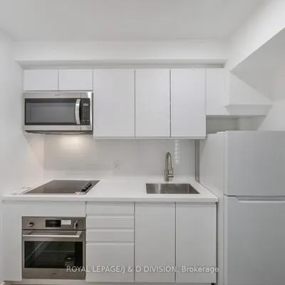 325,&nbsp;Sammon, Danforth Village-East York, Toronto