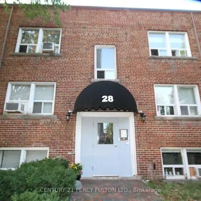 28,&nbsp;Cosburn, Broadview North, Toronto