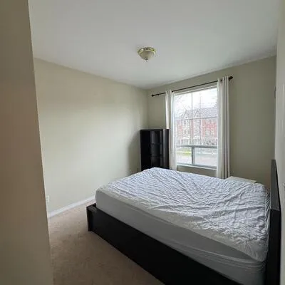 8,&nbsp;Rosebank, Malvern, Toronto