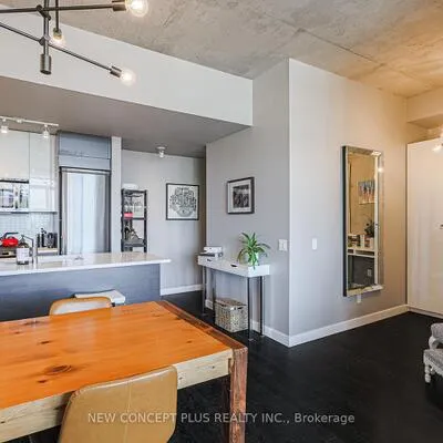 90,&nbsp;Broadview, South Riverdale, Toronto