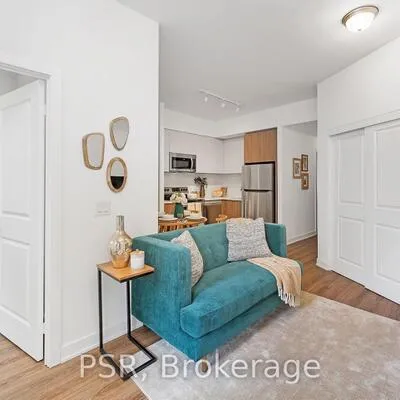 37,&nbsp;Danforth, Oakridge, Toronto