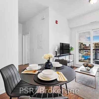 37,&nbsp;Danforth, Oakridge, Toronto