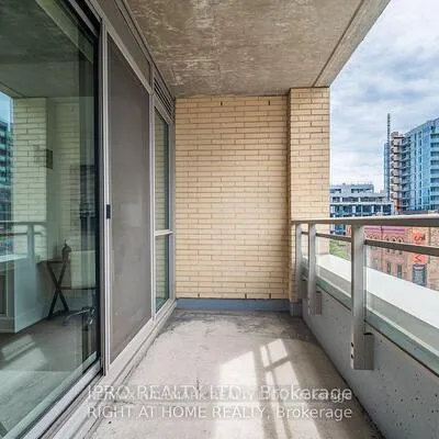 630,&nbsp;Queen, South Riverdale, Toronto