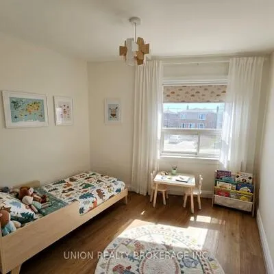 582,&nbsp;Danforth, Clairlea-Birchmount, Toronto