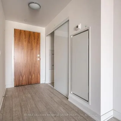 665,&nbsp;Queen, South Riverdale, Toronto