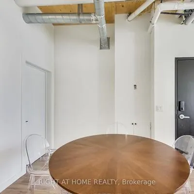 1602,&nbsp;Queen, Greenwood-Coxwell, Toronto