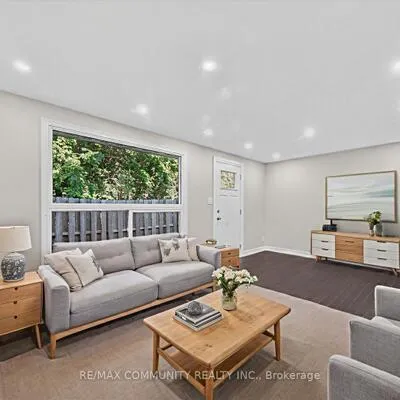 850,&nbsp;Huntingwood, L'Amoreaux, Toronto