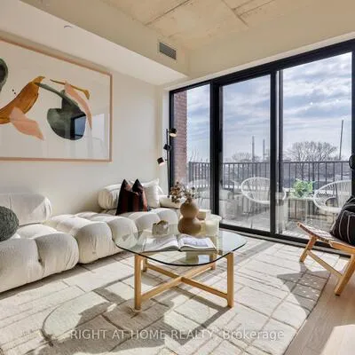 761,&nbsp;Queen, South Riverdale, Toronto
