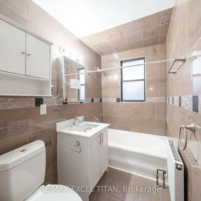 6,&nbsp;Kingston, Woodbine Corridor, Toronto