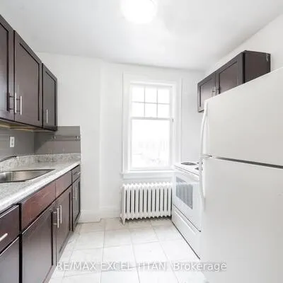 10,&nbsp;Kingston, Woodbine Corridor, Toronto