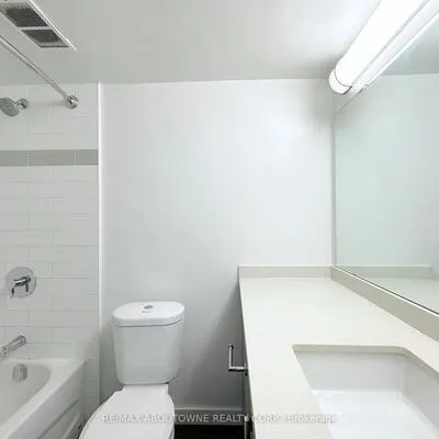 255,&nbsp;Main, East End-Danforth, Toronto