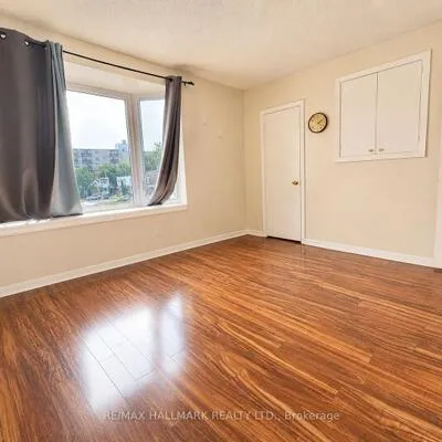 740,&nbsp;Kennedy, Ionview, Toronto