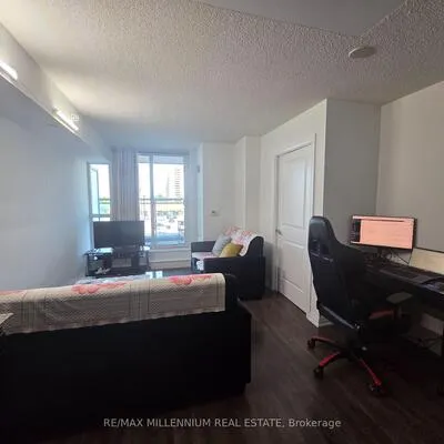 30,&nbsp;Meadowglen, Woburn, Toronto