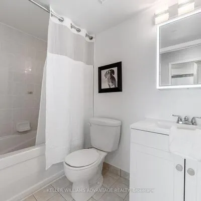 1733,&nbsp;Queen, The Beaches, Toronto