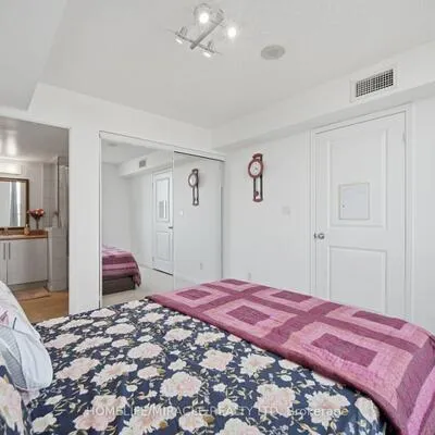 8,&nbsp;Rosebank, Malvern, Toronto