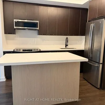 10,&nbsp;Park Lawn, Mimico, Toronto