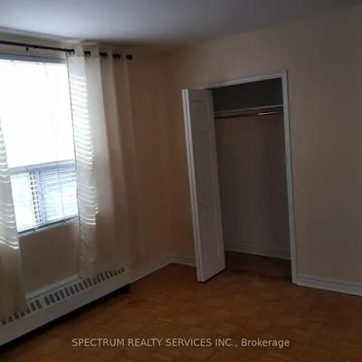 2961,&nbsp;Dufferin, Yorkdale-Glen Park, Toronto