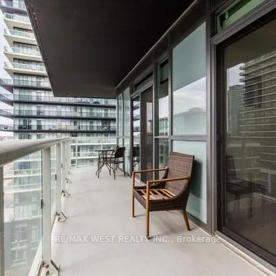 110,&nbsp;Marine Parade, Mimico, Toronto