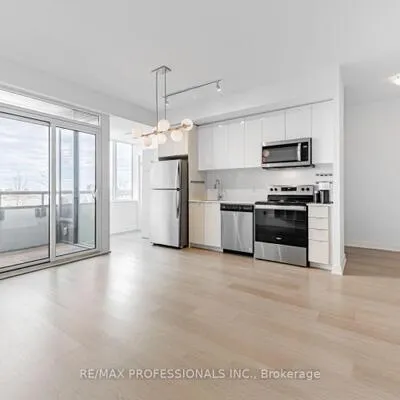 859,&nbsp;The Queensway, Stonegate-Queensway, Toronto