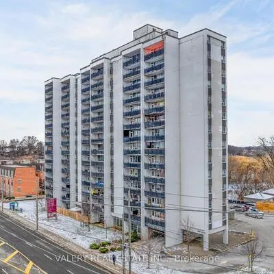 890,&nbsp;Jane, Rockcliffe-Smythe, Toronto