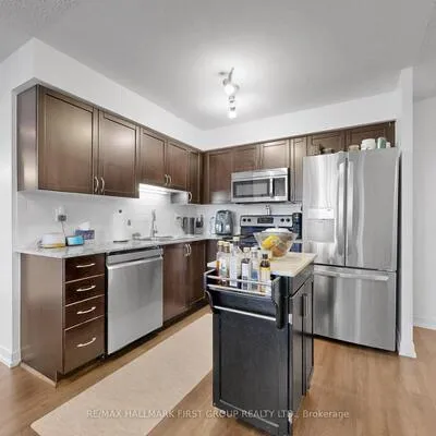 812,&nbsp;Lansdowne, Dovercourt-Wallace Emerson-Junction, Toronto