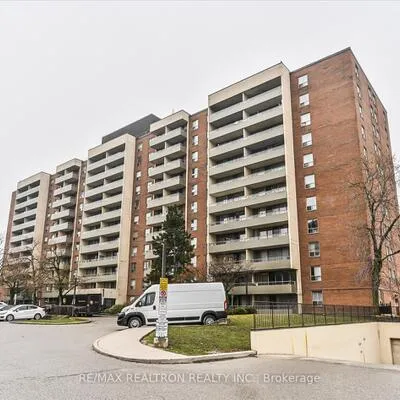 19,&nbsp;Four Winds, York University Heights, Toronto