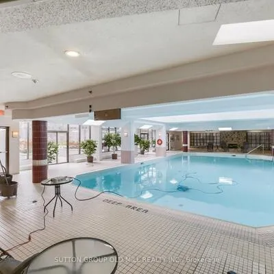 1300,&nbsp;Islington, Islington-City Centre West, Toronto