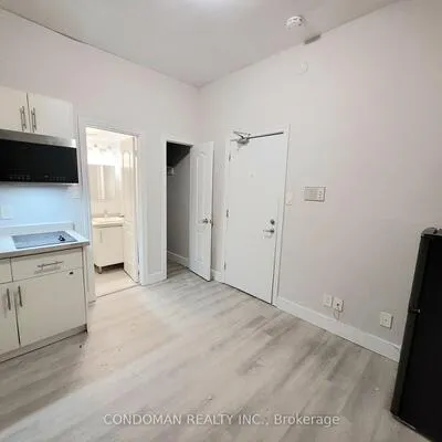 1371,&nbsp;King, South Parkdale, Toronto