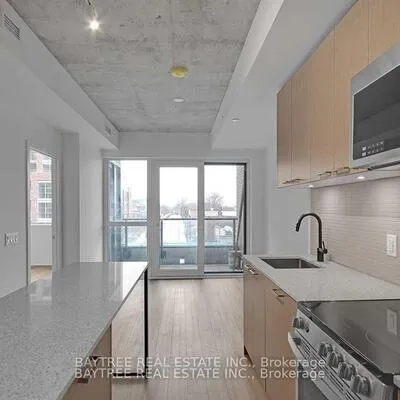 1808,&nbsp;St Clair, Weston-Pellam Park, Toronto
