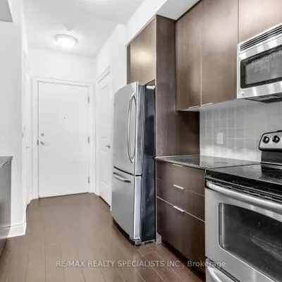 16,&nbsp;Brookers, Mimico, Toronto