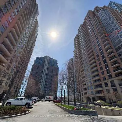 5233,&nbsp;Dundas, Islington-City Centre West, Toronto