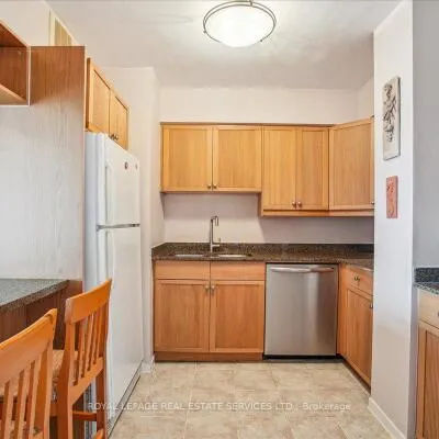 1300,&nbsp;Islington, Islington-City Centre West, Toronto