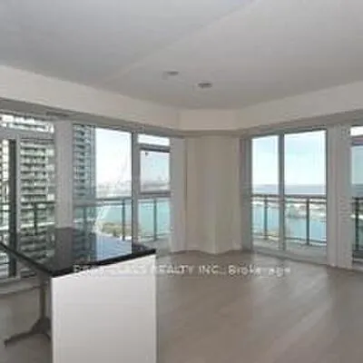 33,&nbsp;Shore Breeze, Mimico, Toronto