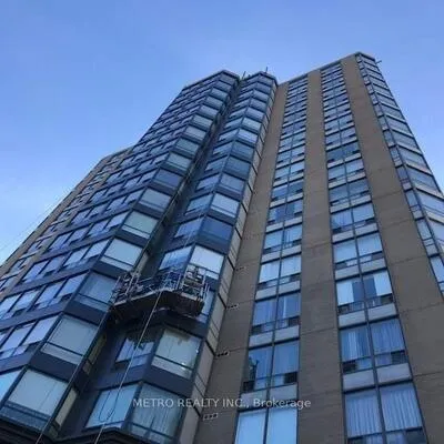 1,&nbsp;Hickory Tree, Weston, Toronto