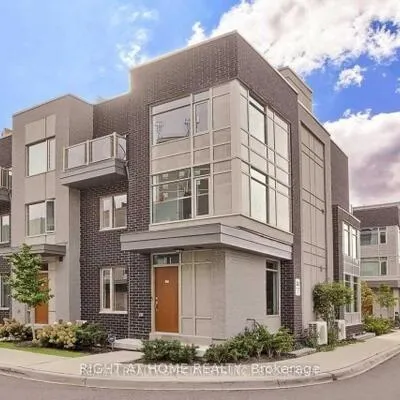 26,&nbsp;Applewood, Etobicoke West Mall, Toronto