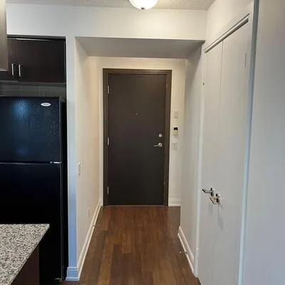 25,&nbsp;Viking, Islington-City Centre West, Toronto