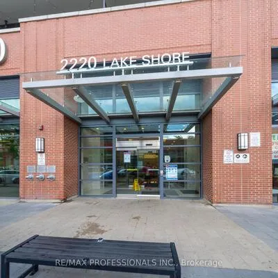 2220,&nbsp;Lake Shore, Mimico, Toronto