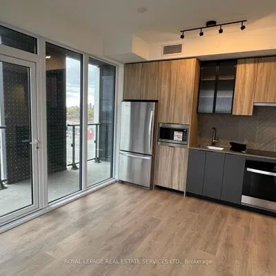 1037,&nbsp;The Queensway, Islington-City Centre West, Toronto