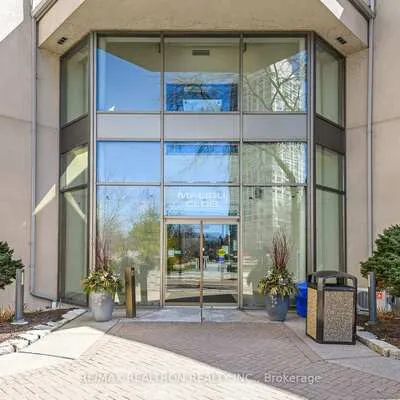 2261,&nbsp;Lake Shore, Mimico, Toronto